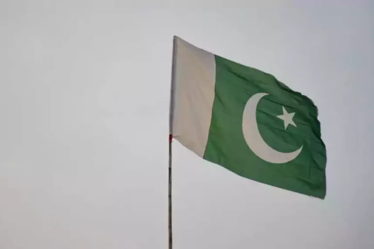 Pakistan-vlajka-scaled-e1670417147550-1019x573