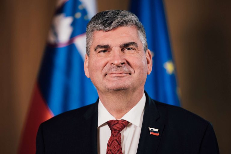 Veľvyslanec. dr. Stanislav Raščan. Zdroj: Slovinské Veľvyslanectvo v Bratislave
